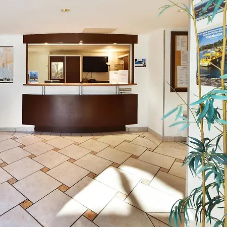 Le Tanit Otel *